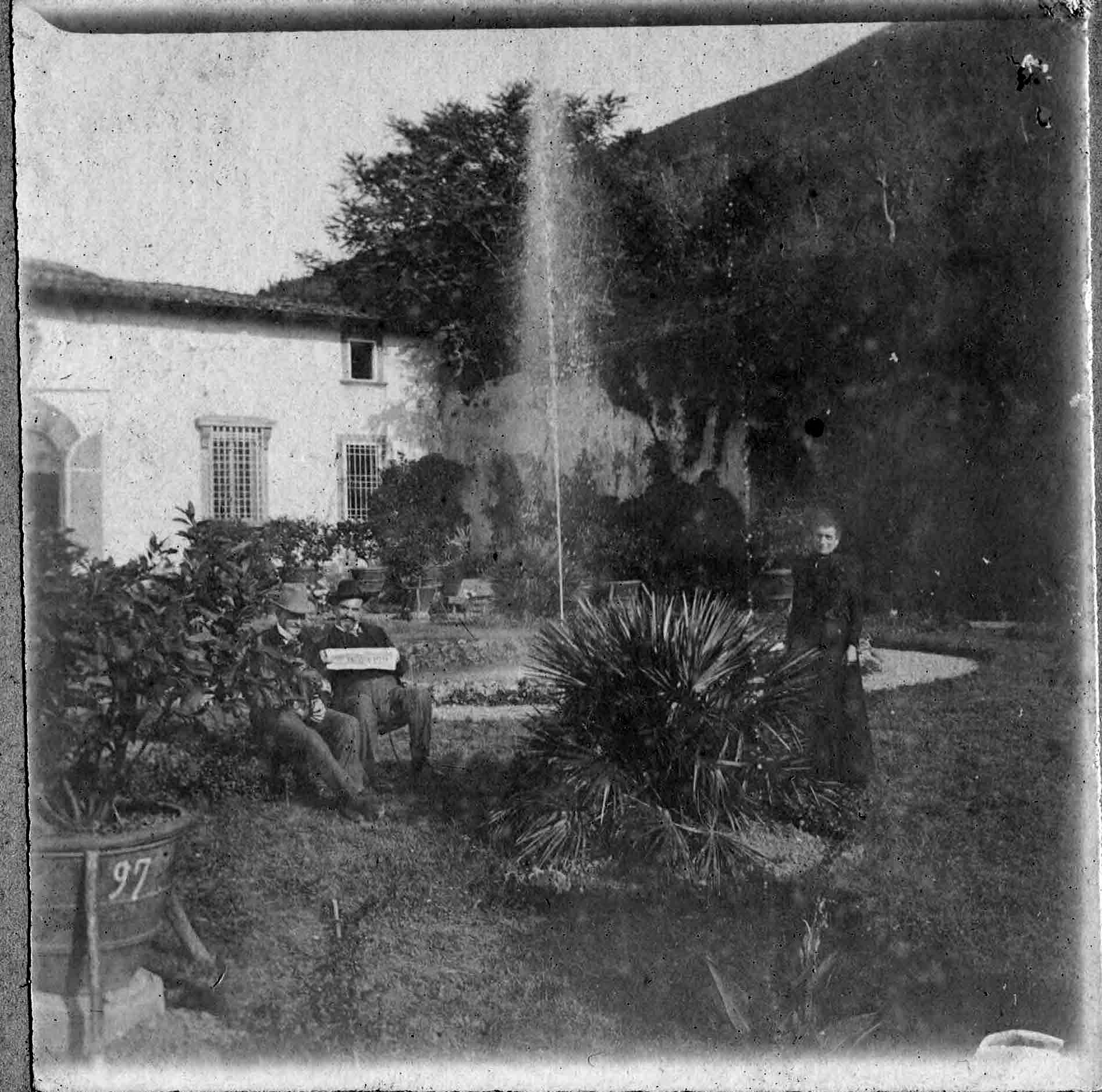 giardino_davanti_1895.jpg